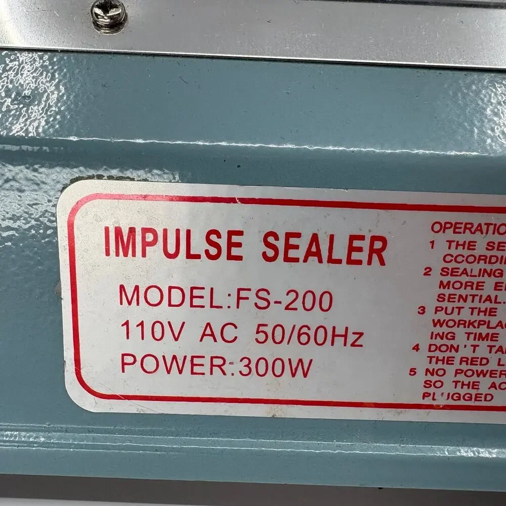 FS-200 Impulse Sealer 8 Inch 300W Plastic Bag Heat Sealer Powers On